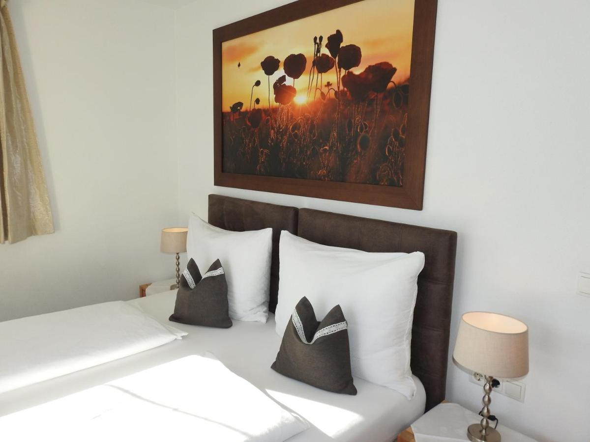 Appartment Schwarzenauer Mutters ภายนอก รูปภาพ